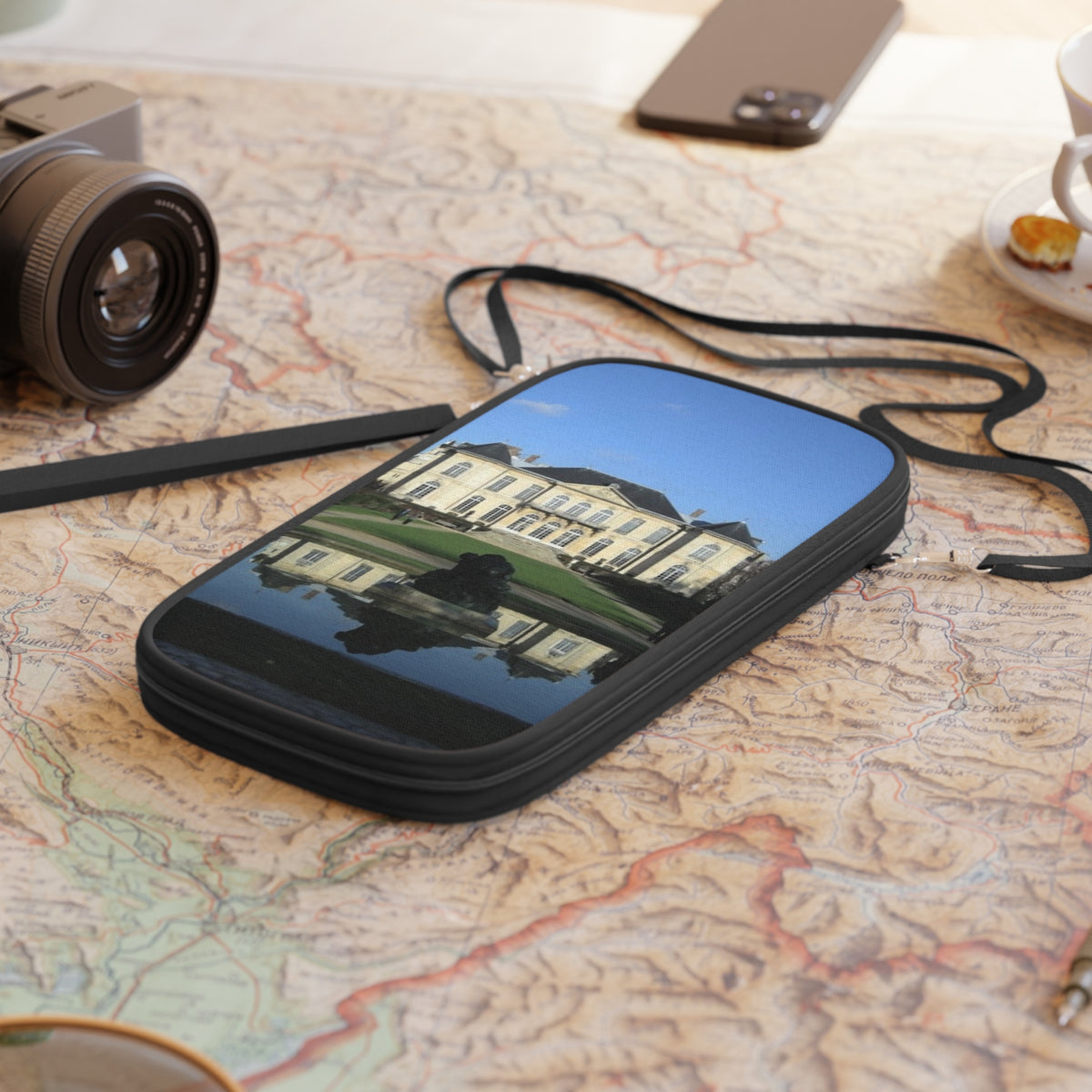 Château Travel Passport Wallet